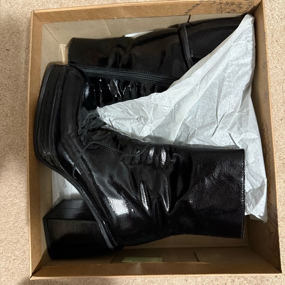 Free People Ruby black patent leather platform boots. Size 39.5. - Picture 10 of 12